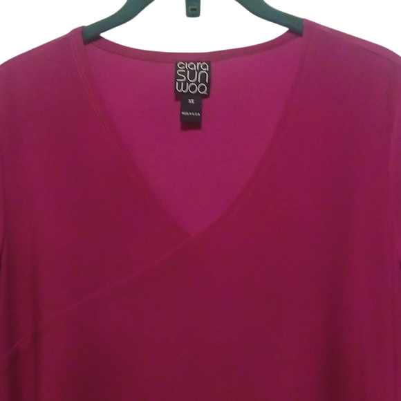Clara Sun-Woo - NWT, XS Raspberry Colored Blouse W/ 3/4 Flutter Sleeves, V-Neck - Picture 2 of 11